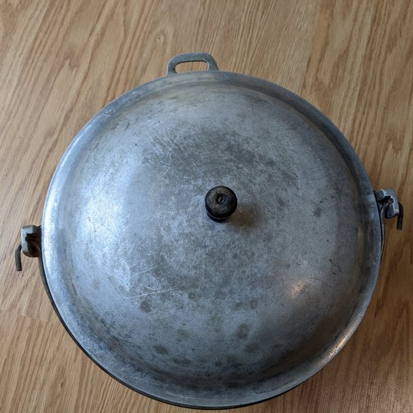 Vintage Majestic Cookware Aluminum 5qt Dutch Oven w/handle - Picture 5 of 6